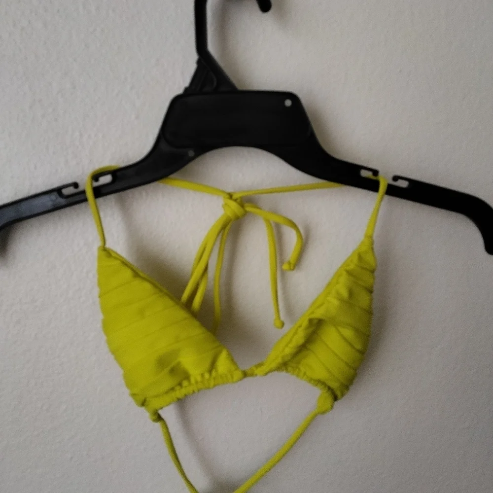 Mikoh Women's Lime Green Bikini Top Size Small